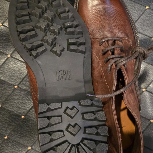 Frye Greyson Chukka boots